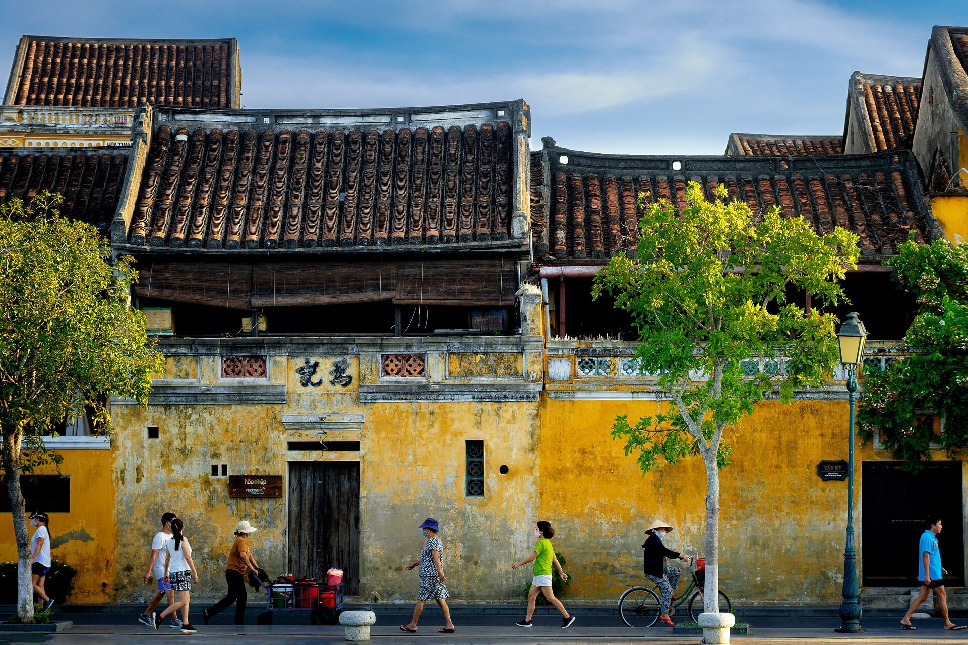 Capture the vibrant beauty of Vietnam’s coastal heritage post-visa